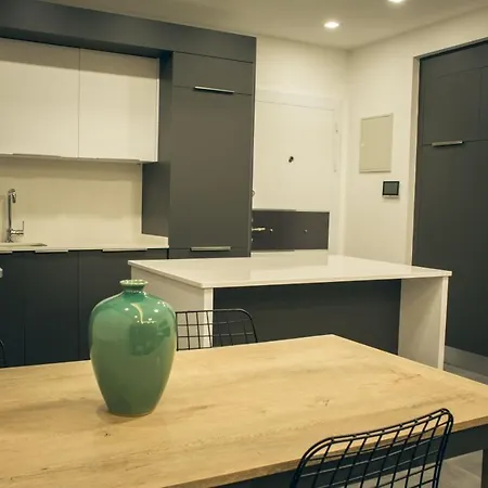 Modern And Comfortable Flat With Pool Near Διαμέρισμα *