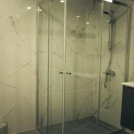 Modern And Comfortable Flat With Pool Near *