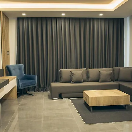 Modern And Comfortable Flat With Pool Near Διαμέρισμα