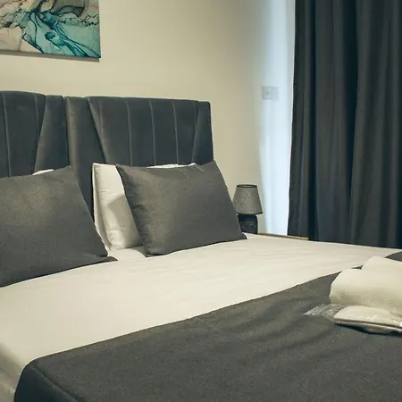 Apartment Modern And Comfortable Flat With Pool Near Trikomo