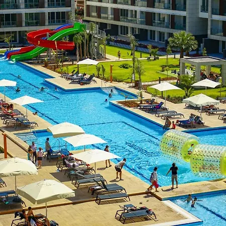 Apartment Modern And Comfortable Flat With Pool Near